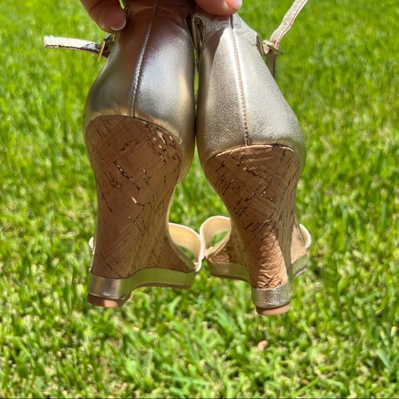 Lilly Pulitzer studded wedges - Picture 4 of 8